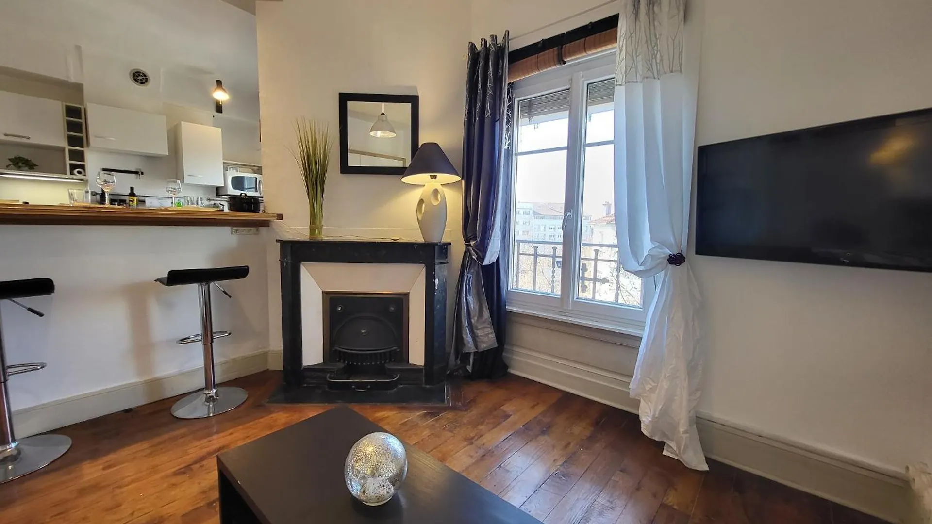 Stop Chez M Style # Qualite # Confort # Simplicite Lyon Apartment